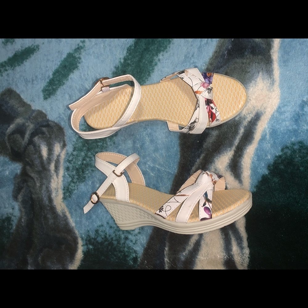 Shoes - Picture 3 of 6
